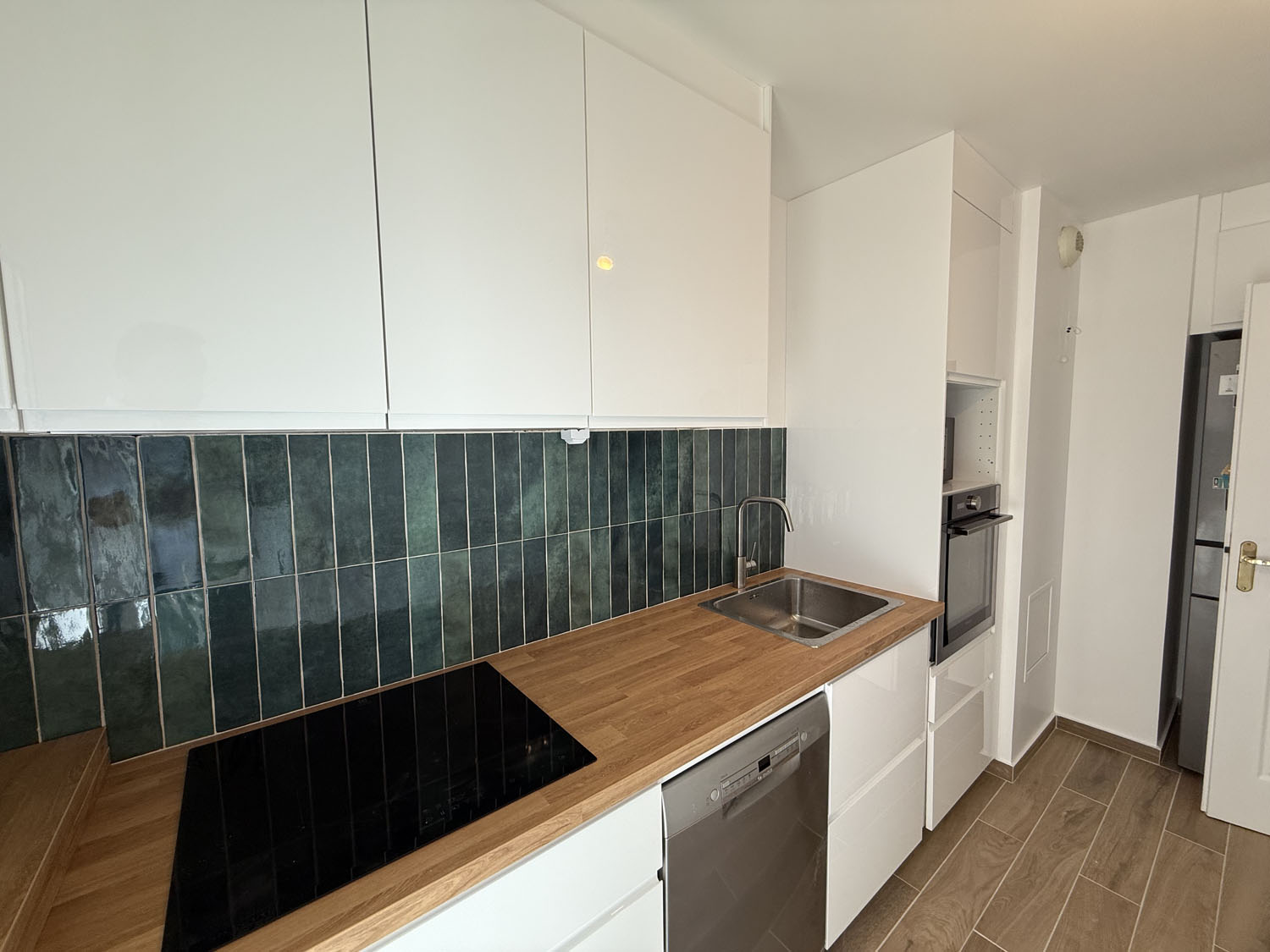 Cuisine moderne rénovée à Courbevoie (Hauts-de-Seine) par GSC