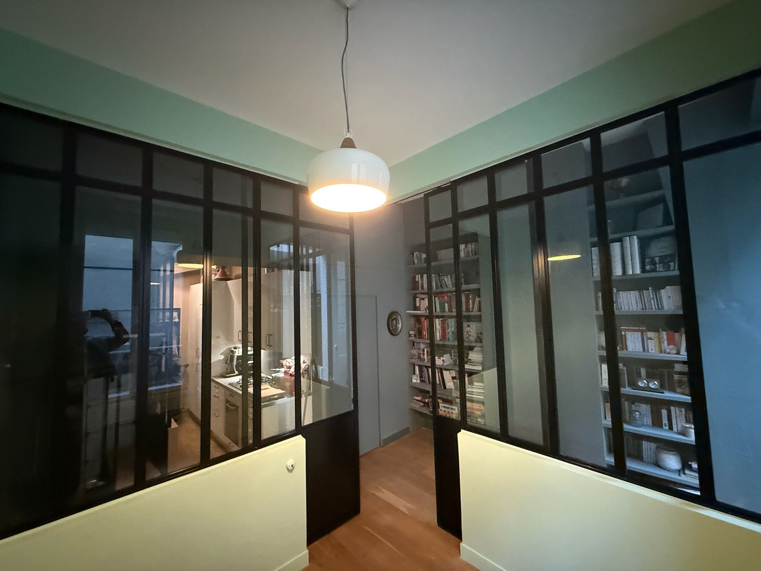 Intérieur moderne et lumineux aménagé par GSC à Paris